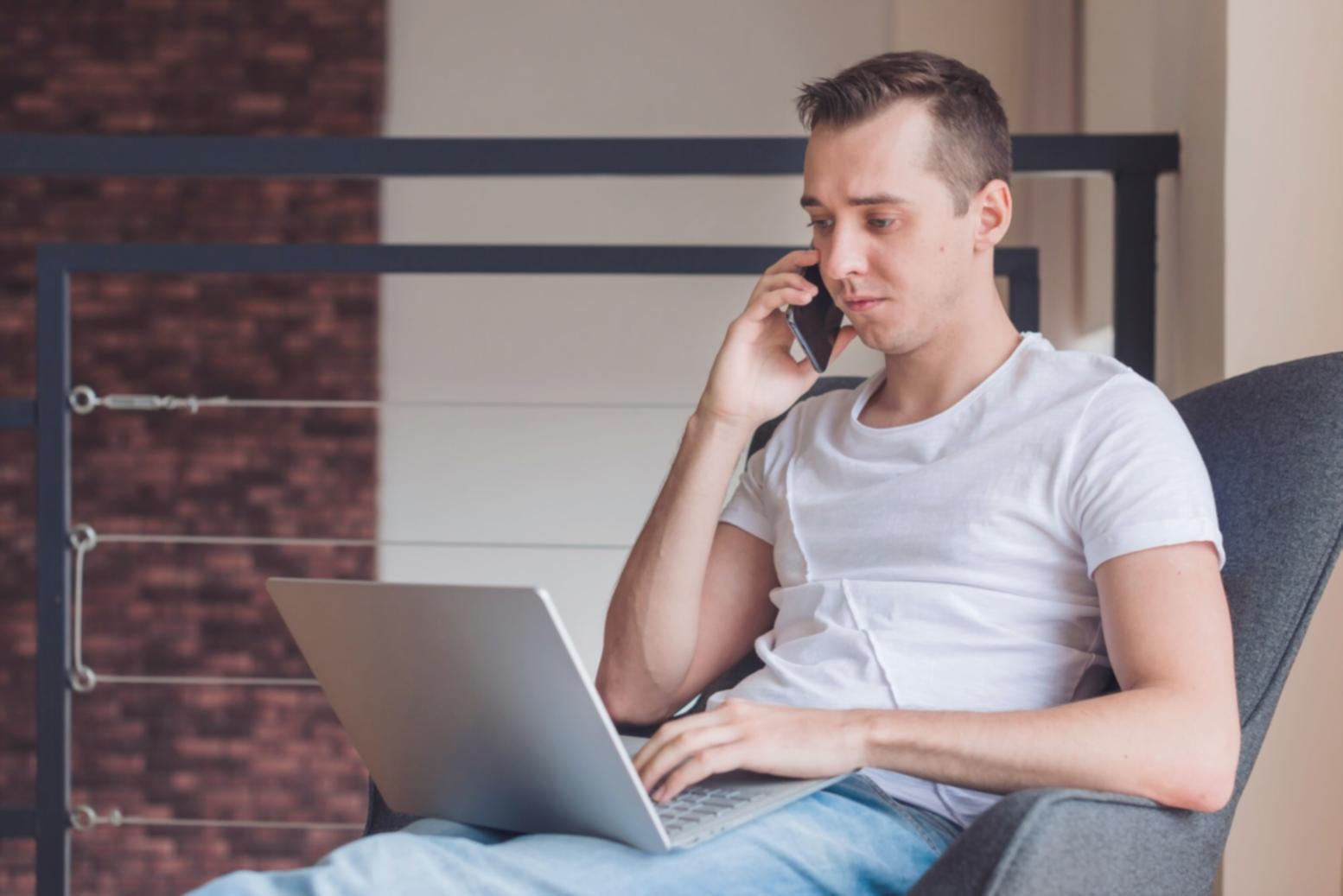 Sesiune de consultanță financiară pentru studenți
